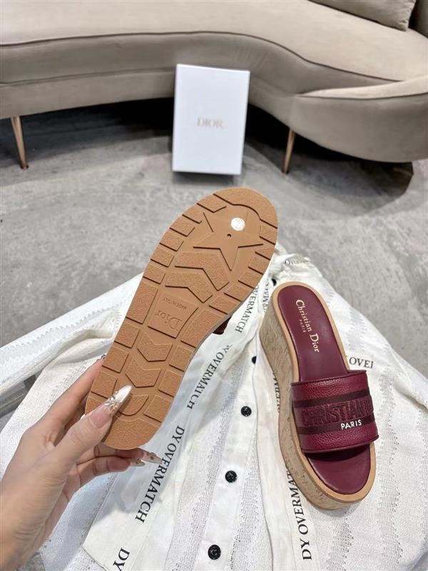 20251128184319772 270